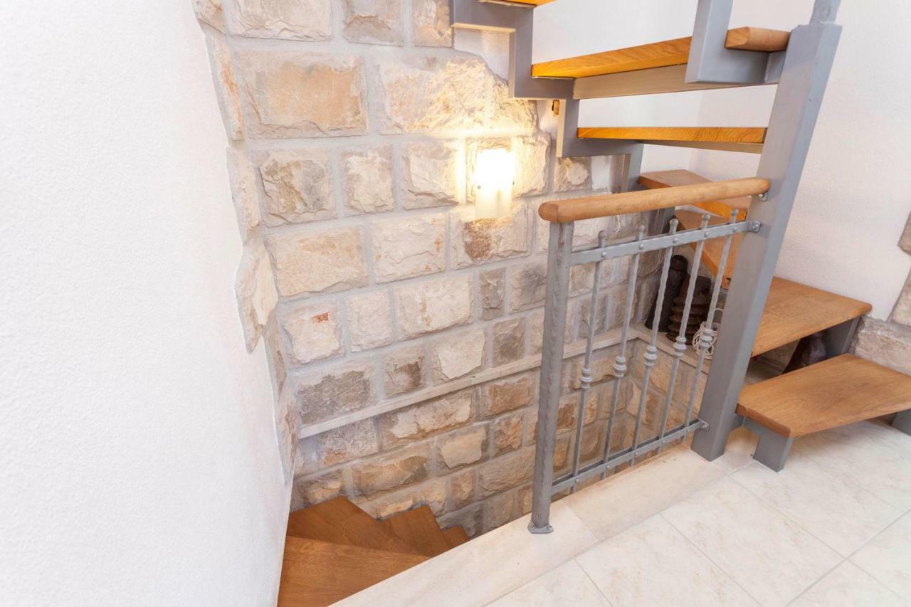 Holiday Home Lavanda Grubisic Tučepi Εξωτερικό φωτογραφία