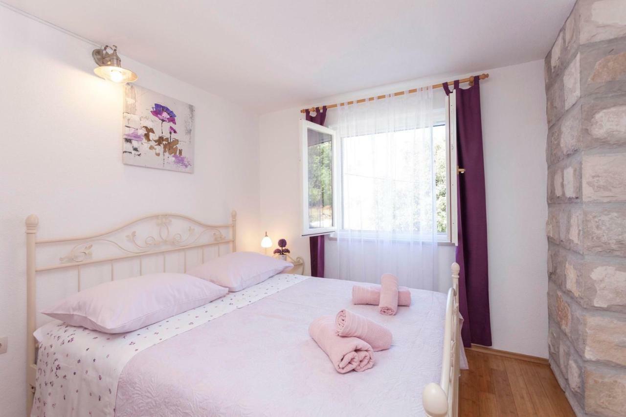 Holiday Home Lavanda Grubisic Tučepi Εξωτερικό φωτογραφία