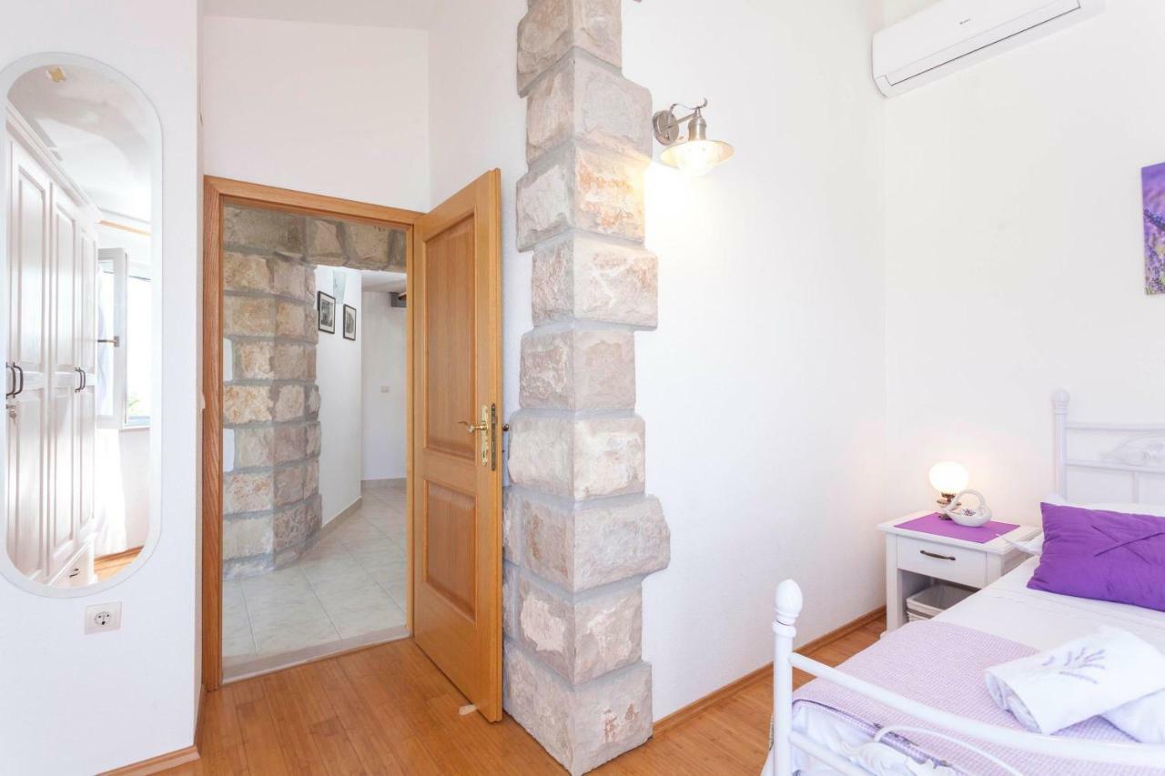 Holiday Home Lavanda Grubisic Tučepi Εξωτερικό φωτογραφία